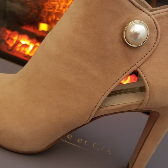 Louise et Cie ILLISA  LO-ILLISA - Demure Pink Kidsuede 9M Open Toe Bootie - Picture 11 of 16